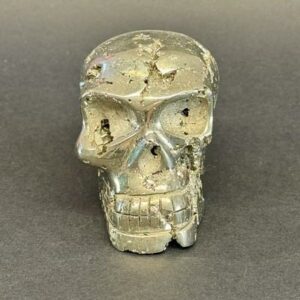 Crâne sculpté en pyrite