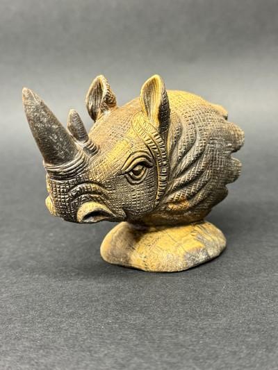 Rhinocéros-oeil-tigre-collection-oise