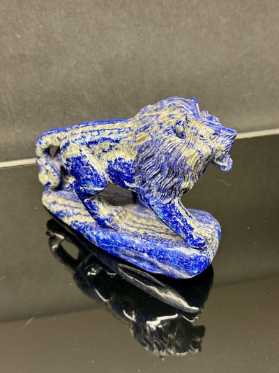 lion-lapis-lazuli-mineraux-collection